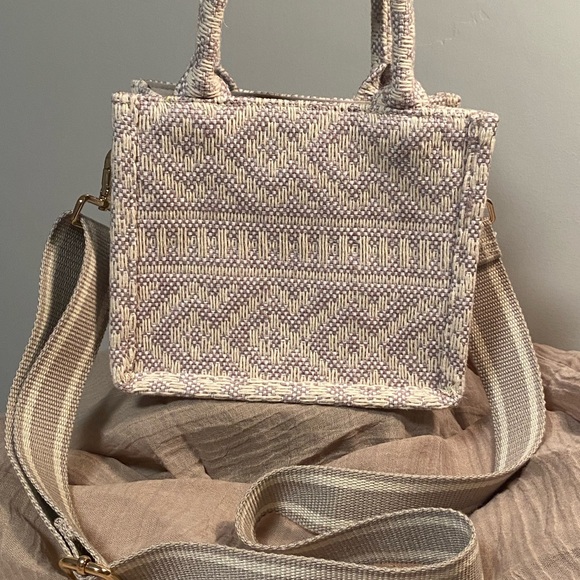 Cream color H&M crossbody bag - Picture 2 of 4